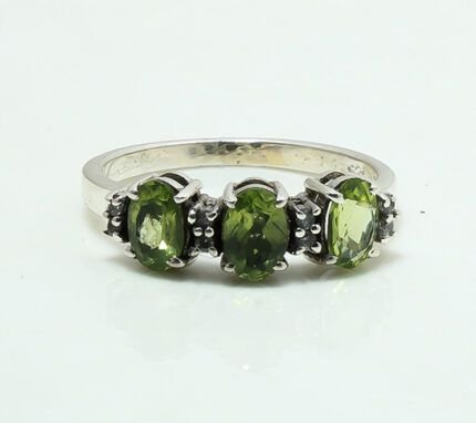 Regal 3-Stone Peridot Ring